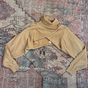 Forever 21 Sleeve Arm Warm Shrugs Backless Pullover Crop Top